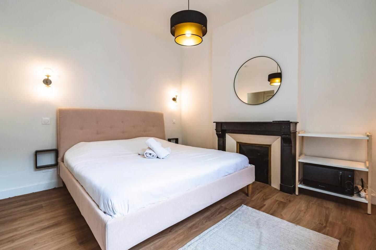 Pink, Appartement En Plein Coeur De Reims Exteriör bild