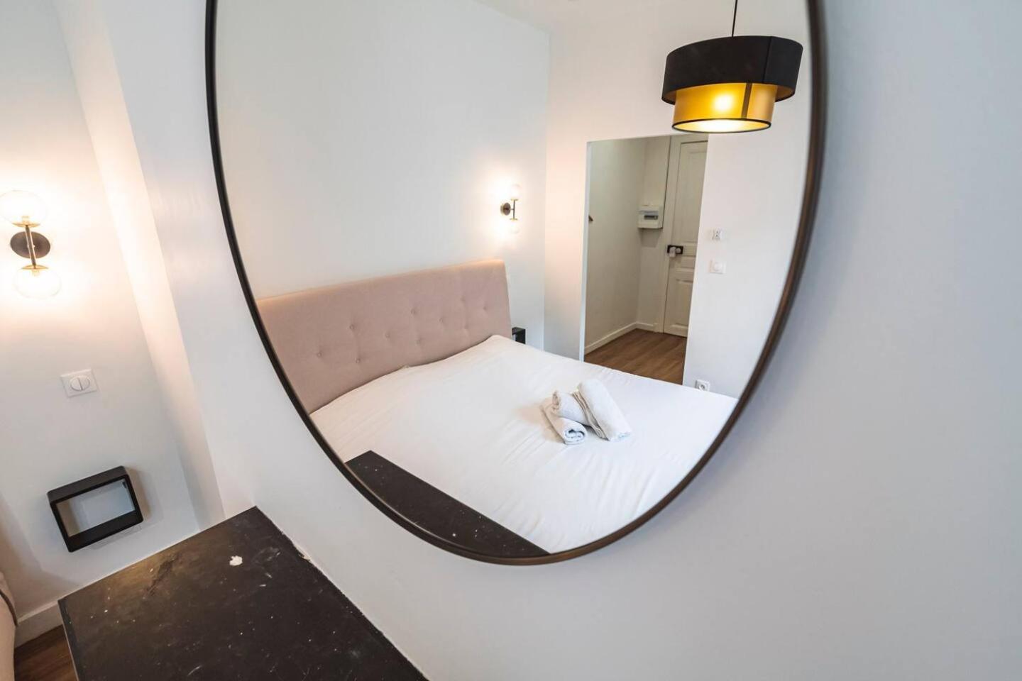 Pink, Appartement En Plein Coeur De Reims Exteriör bild