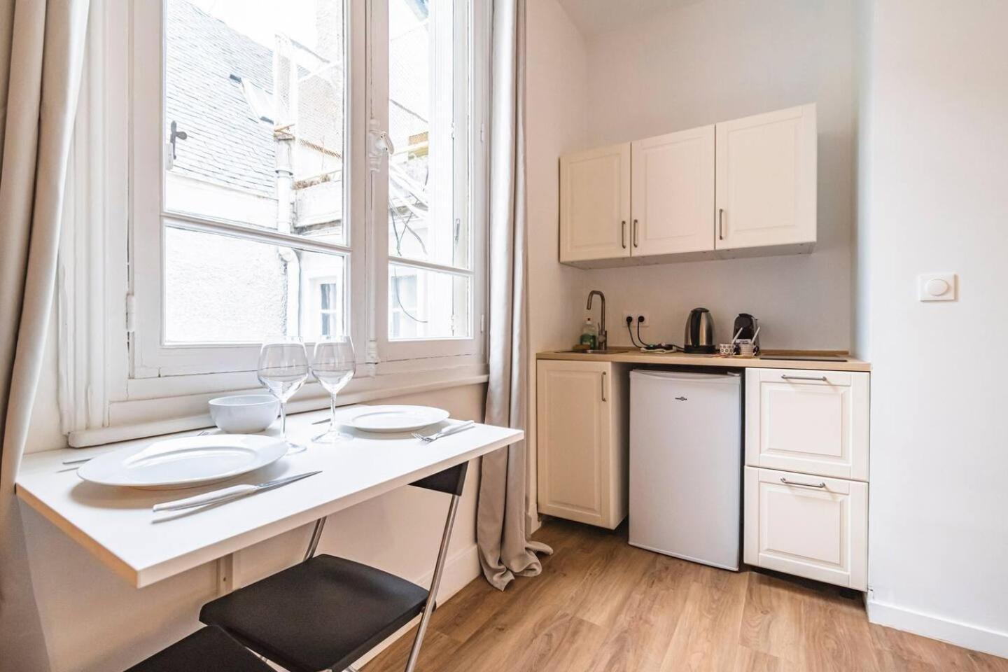 Pink, Appartement En Plein Coeur De Reims Exteriör bild