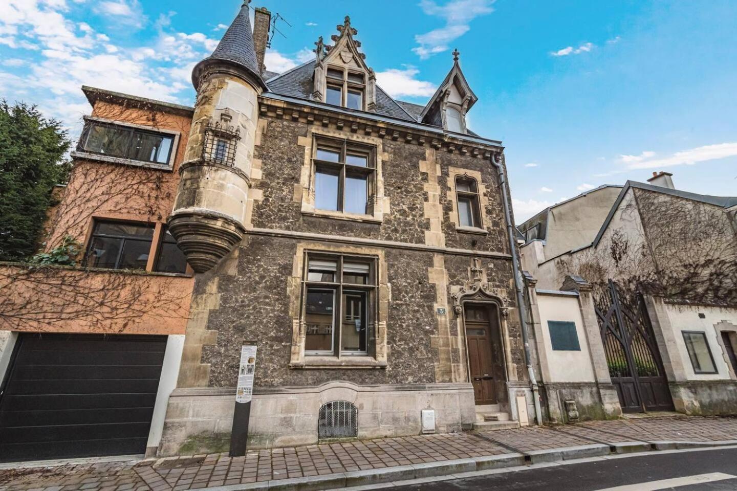 Pink, Appartement En Plein Coeur De Reims Exteriör bild