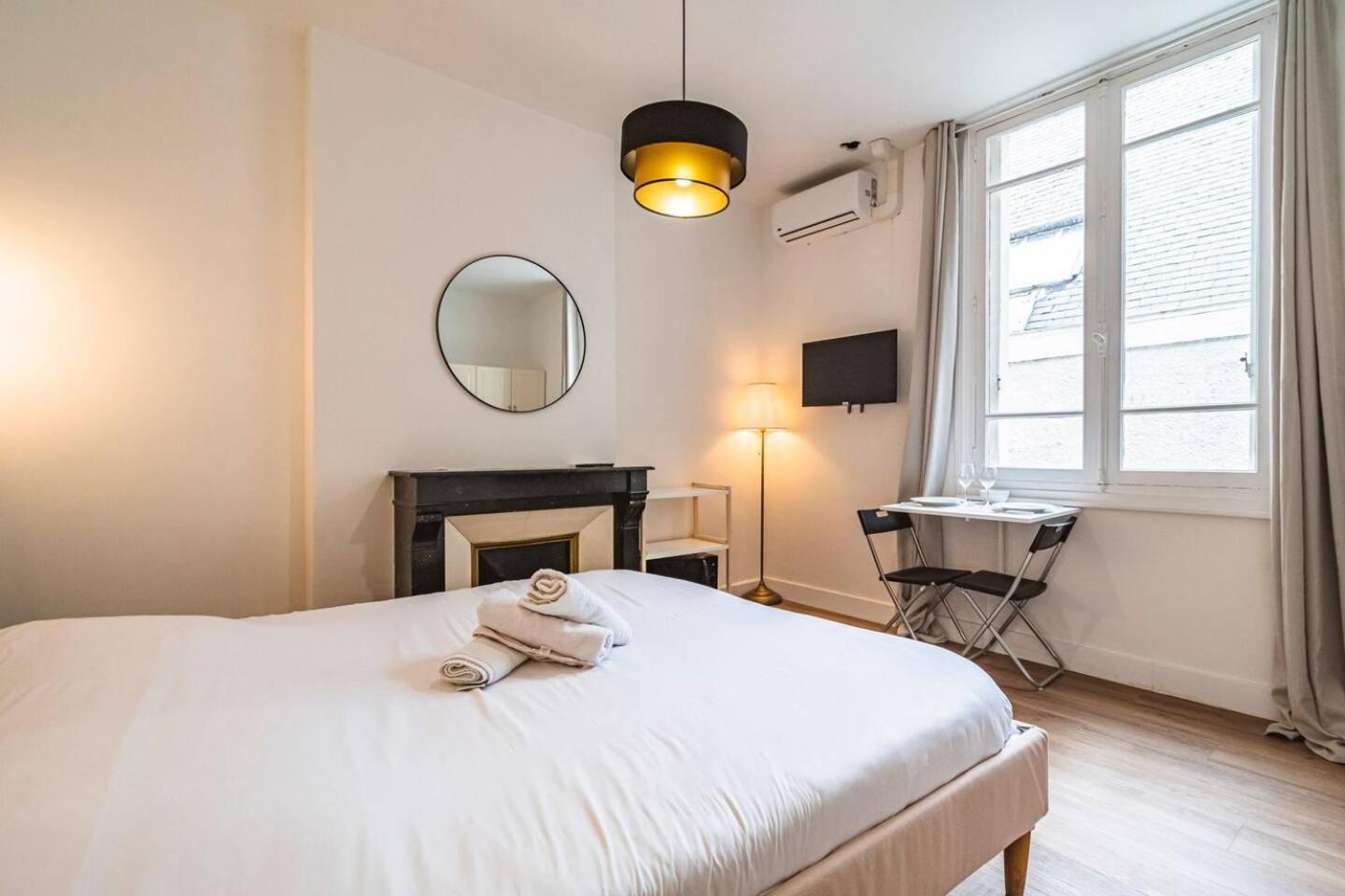 Pink, Appartement En Plein Coeur De Reims Exteriör bild